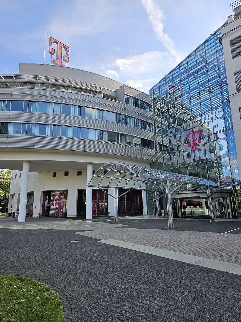 Deutsche Telekom рассчитывает сэкономить к 2030 году 2,5 млрд евро за счёт ИИ и автоматизации